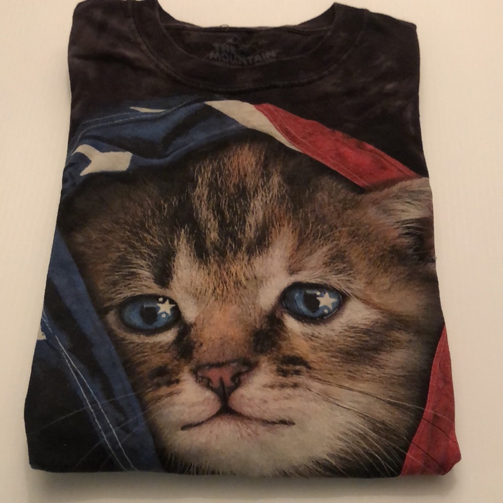The Mountain Patriotic Cat Short Sleeve Tee Red White & Blue US Flag 4th of July